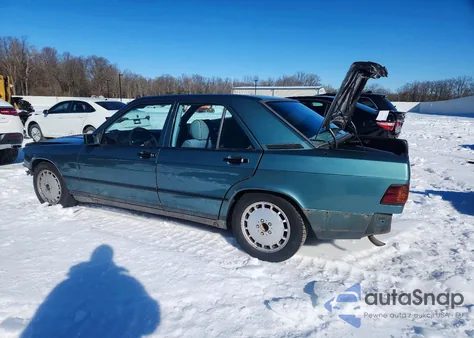 1985 Mercedes Benz 190 E из США, поврежденный, VIN WDB2010241A188921